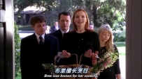 S01E01 Bree brought baskets of muffins she baked from scratch
