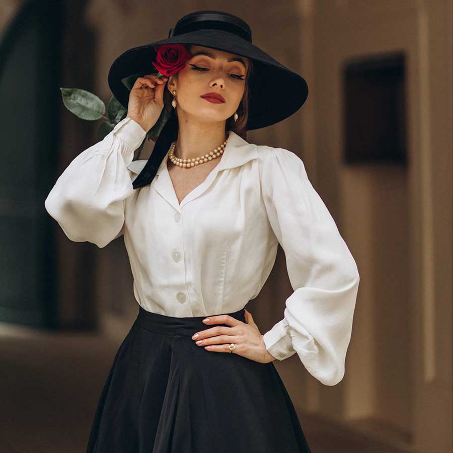 2507 Poppy Blouse in Cream.jpg