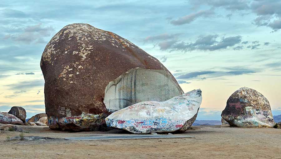2507 giant rock.jpg