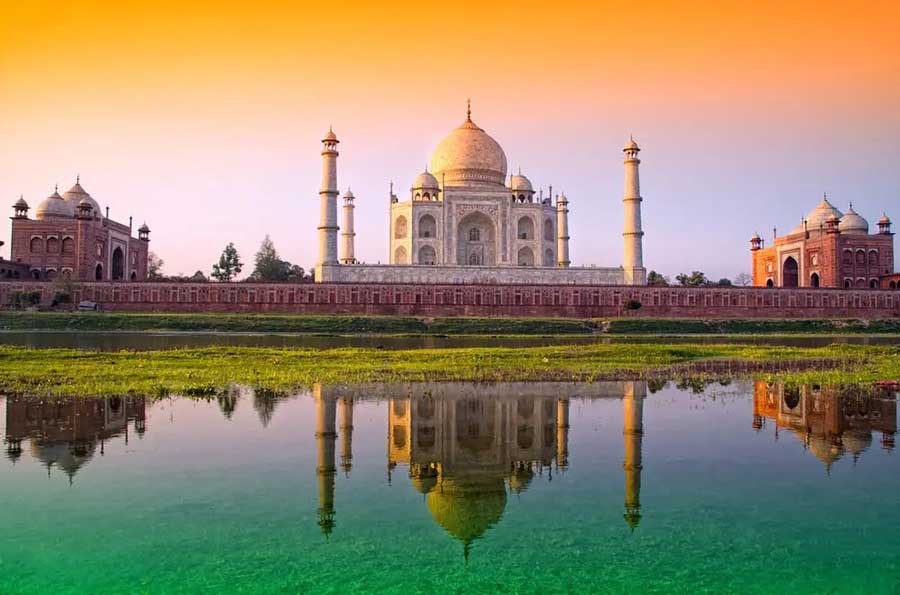 2507 Taj Mahal – Agra, India.jpg