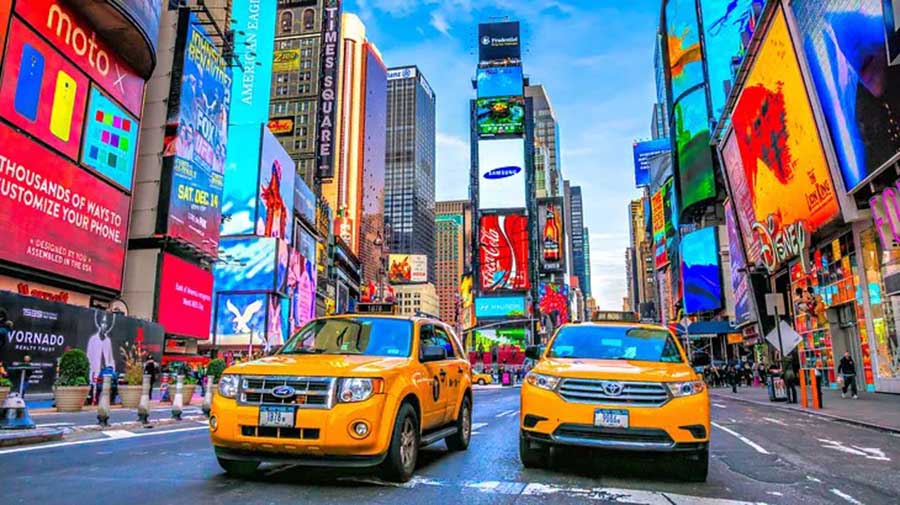 2507 Times Square became famous in the 1990s when it was cleaned up.jpg
