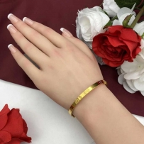 2507 gold bracelet