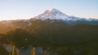 2507 The picturesque Mount Rainer from afar