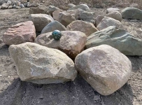 2507 glacial-granite-boulders-xl-boulders-ledgerock-greenstone-natural-stone-supplier-landscape-supply.jpeg